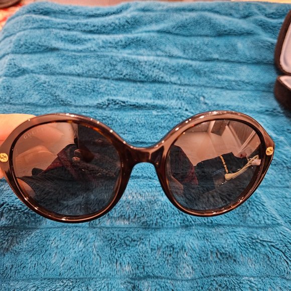 Gucci Havana/Gold Sunglasses - Picture 4 of 11